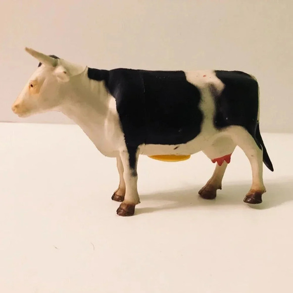 Vintage Plastic Cow With  Sound Button 6 Inch Long Figure - Picture 1 of 10
